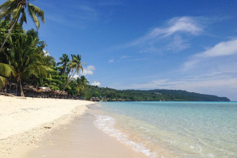 PULAU BUTON Destinasi Atraksi Wisata Terbaik