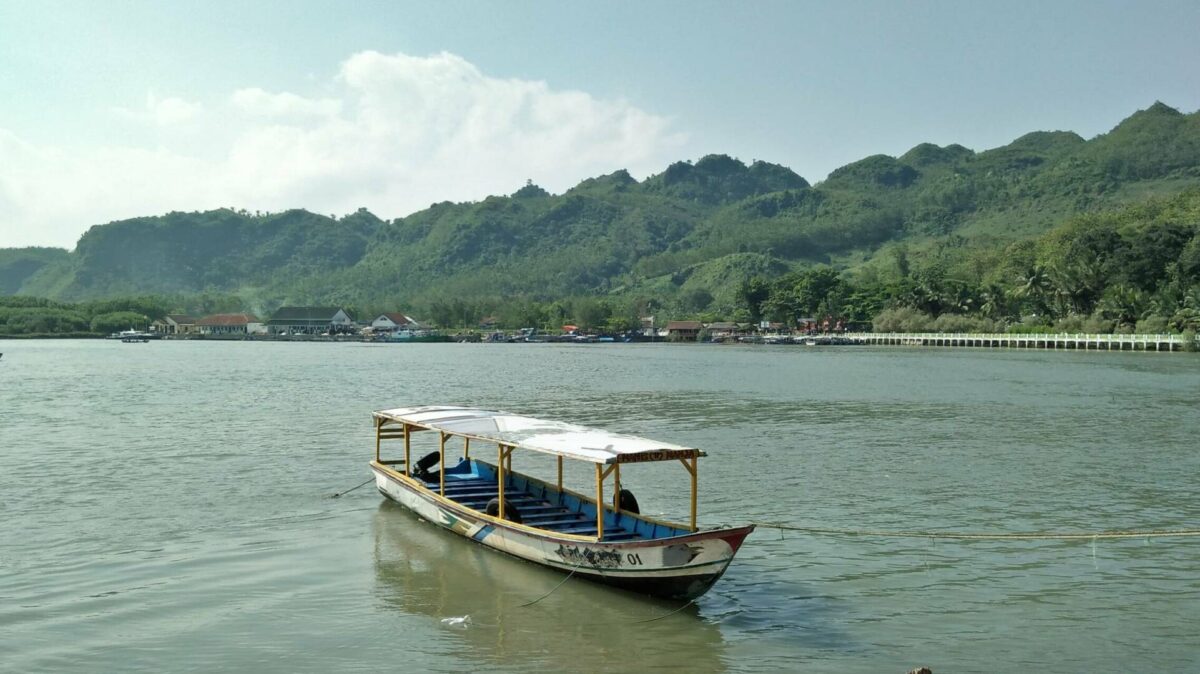 Pantai Logending Tiket Ragam Aktivitas November