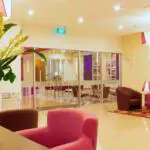 Fave Hotel Braga Bandung Lobi dan Lounge