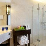 Holiday Inn Bali Bath Room