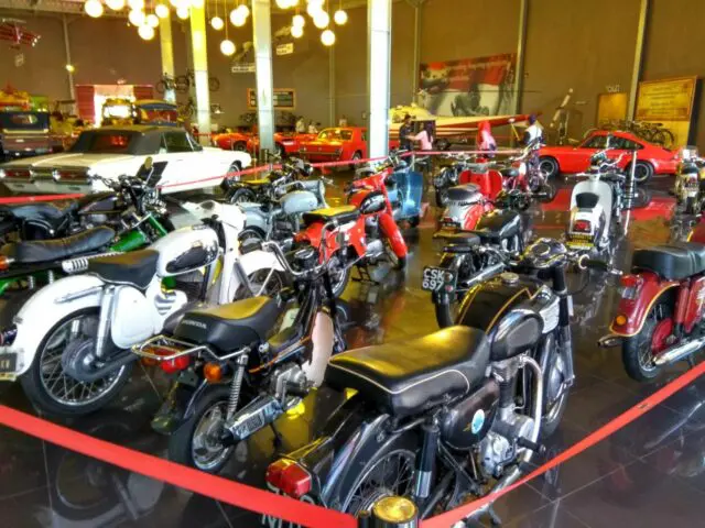 koleksi motor tua museum angkut malang