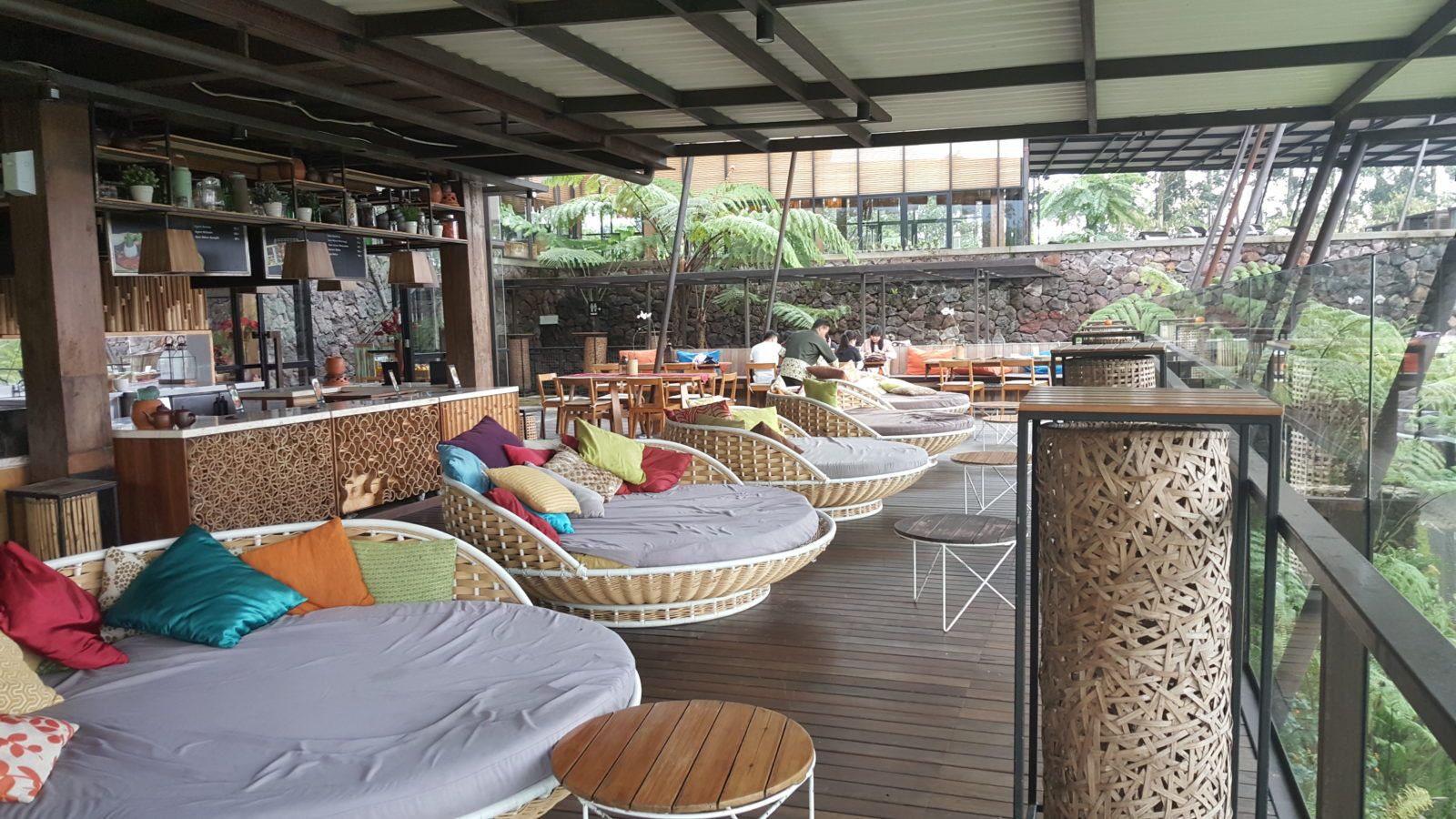 restoran dan cafe dusun bambu