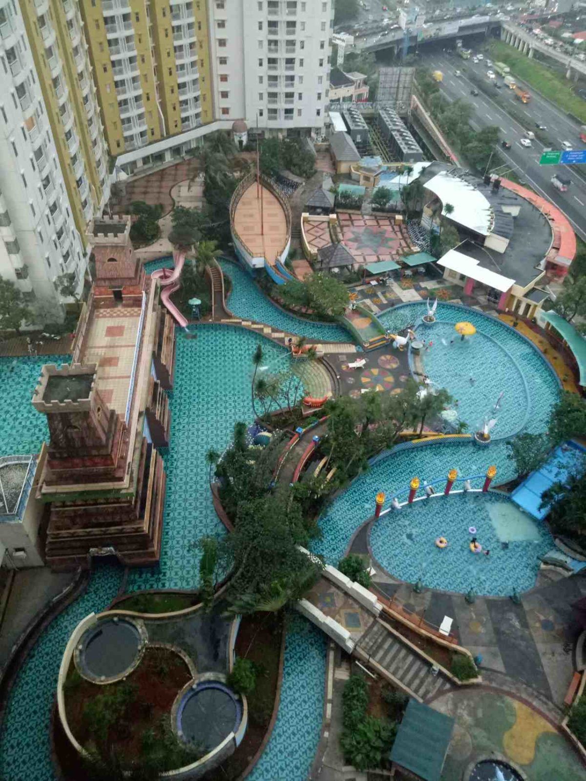 area marcopolow waterpark serpong