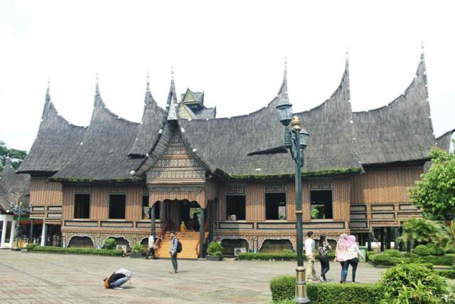 Taman Mini Tmii Tiket 10 Wahana Seru Oktober 2019