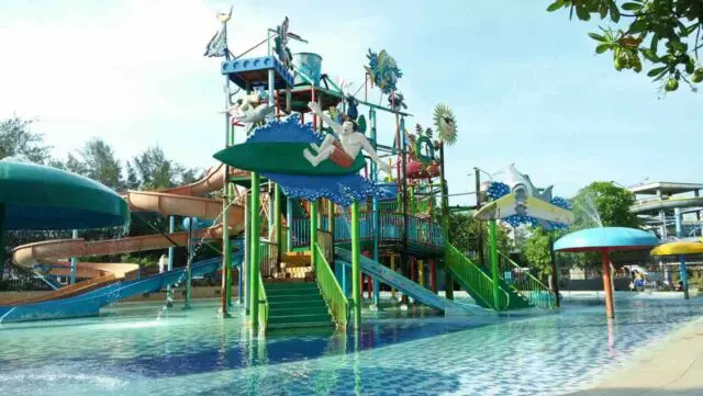 kolam dan wahana permainan anak Widuri Water Park