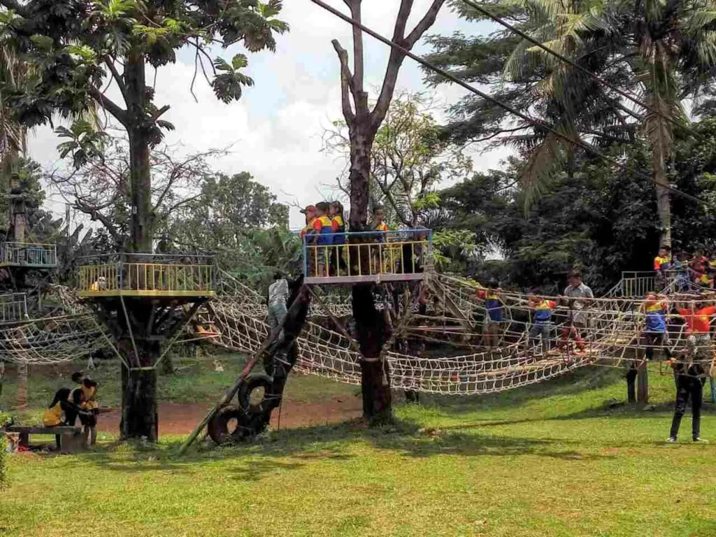 Kampung main cipulir tempat wisata di jakarta yang menawarkan aktivitas outdoor