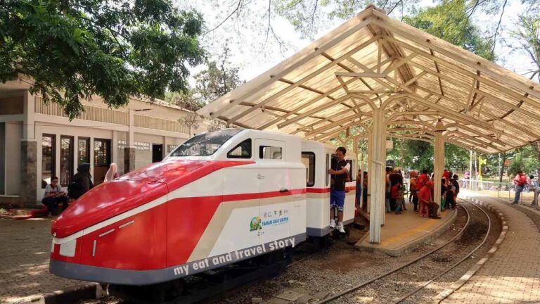 wahana kereta mini taman lalu-lintas bandung