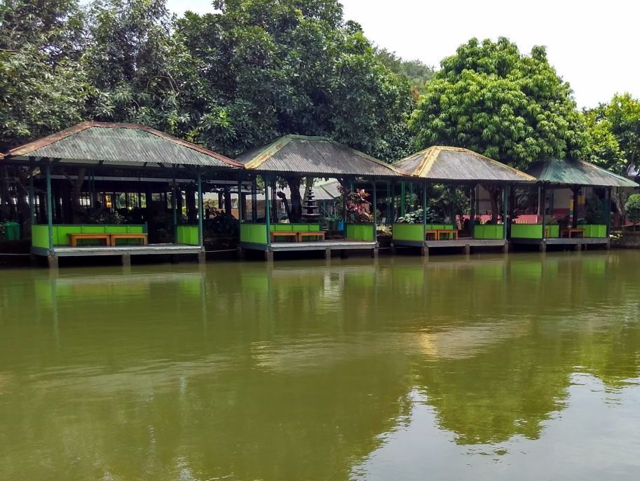 kolam pemancingan lubana sengkol