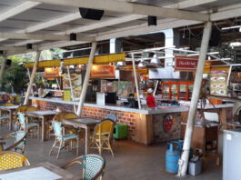 Deretan food court di Pasar Ah Poong Sentul