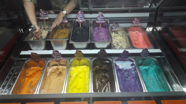 Es krim gelato berbagai rasa di Ice Cream World Jogja