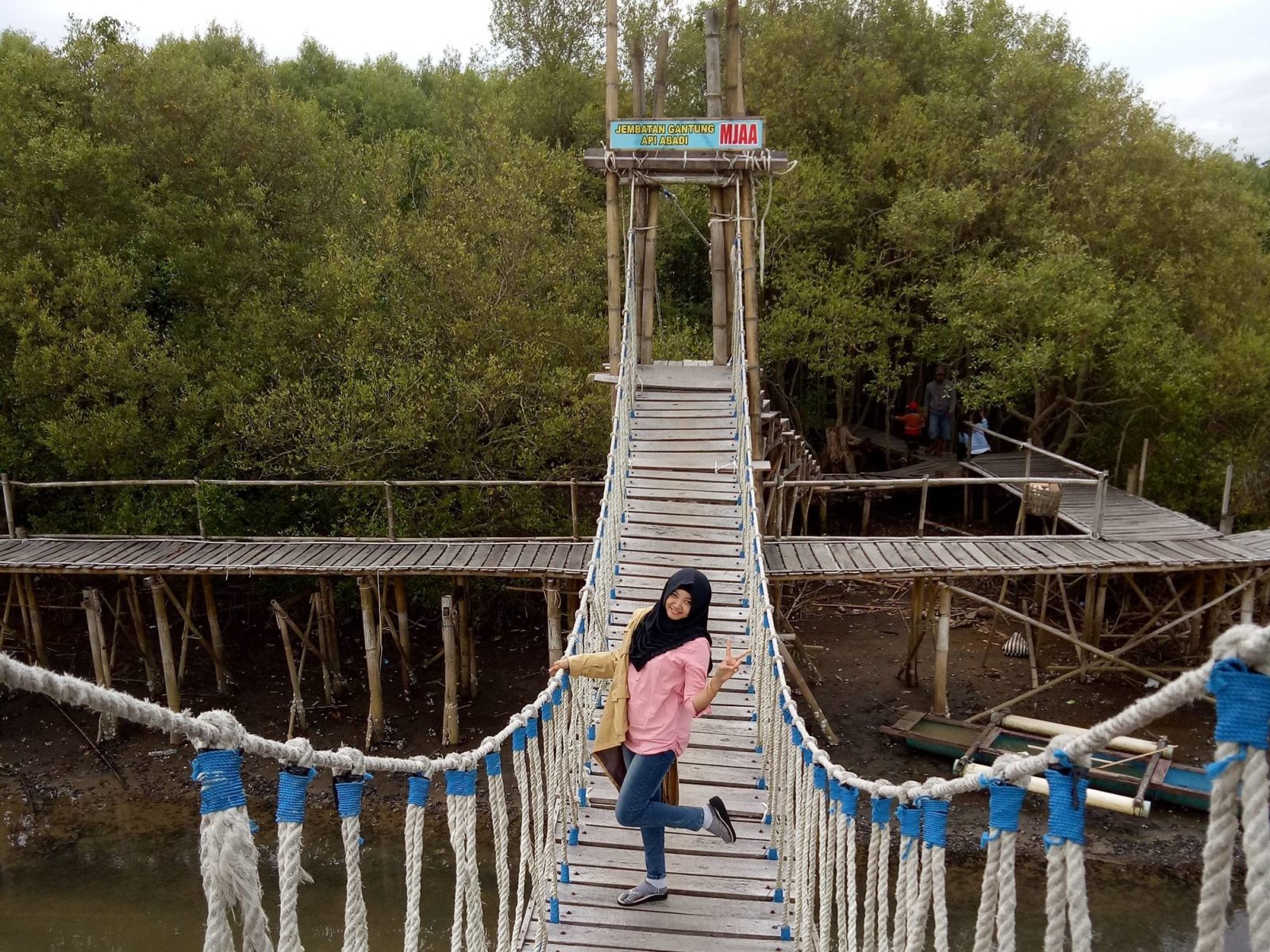 Jembatan goyang di MJAA