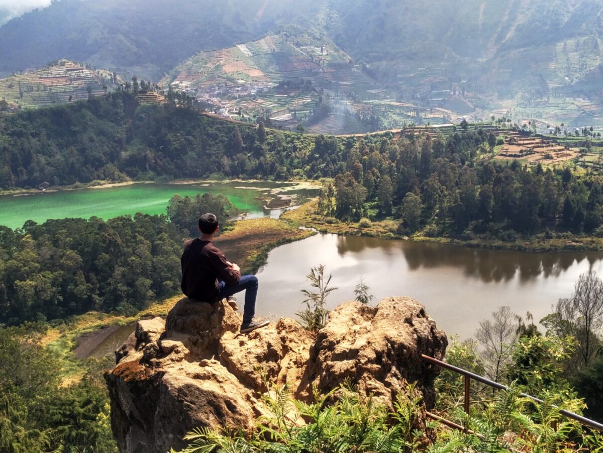 Kawasan Wisata Batu Pandang Ratapan Angin Dieng