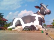 patung lembu sora alun-alun kidul boyolali