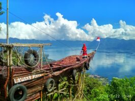 Perahu Kayu Lawang Adventure Park Agam