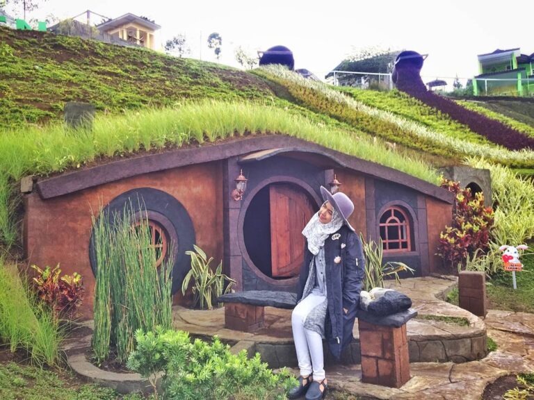 taman kelinci rumah hobbit