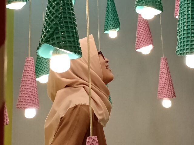 Spot foto cone terbalik Ice Cream World Jogja