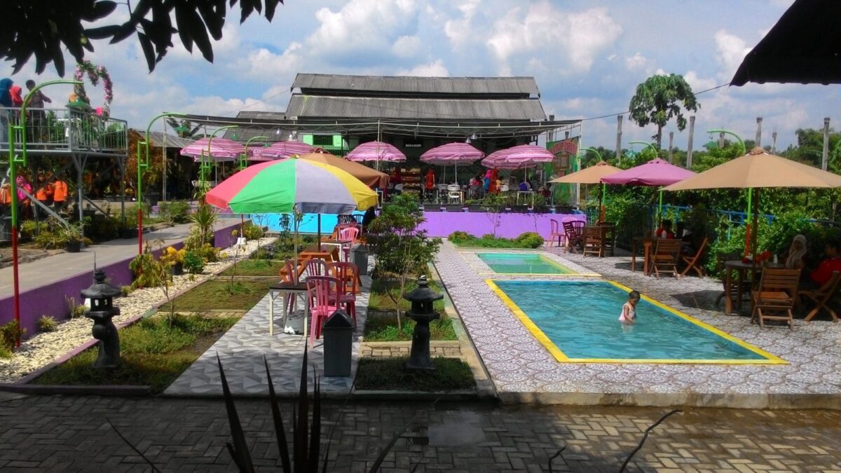 kolam anak Bale Tani Jombang