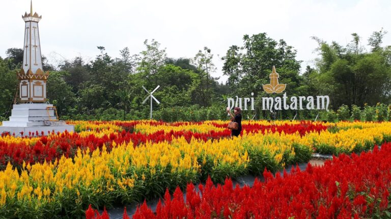 Taman Bunga di Puri Mataram
