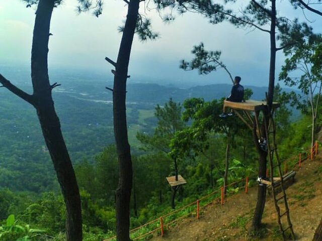 gardu pandang puncak becici