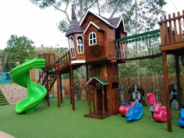 Area Wahana Playground
