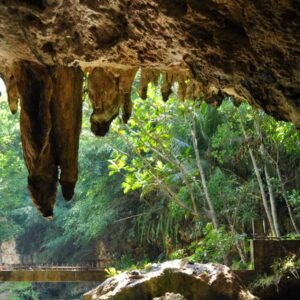 stalaktit di Goa Pindul