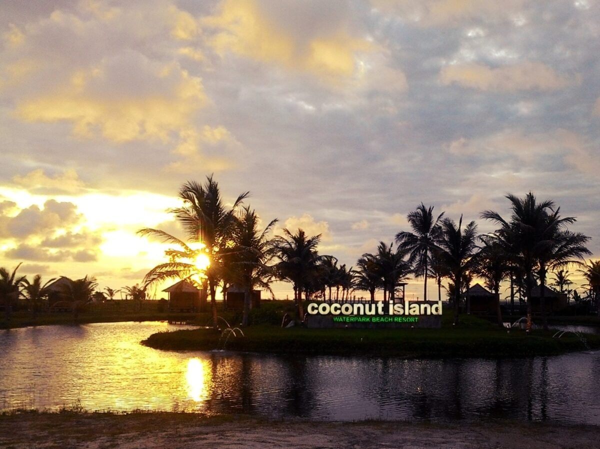 Coconut Island Carita
