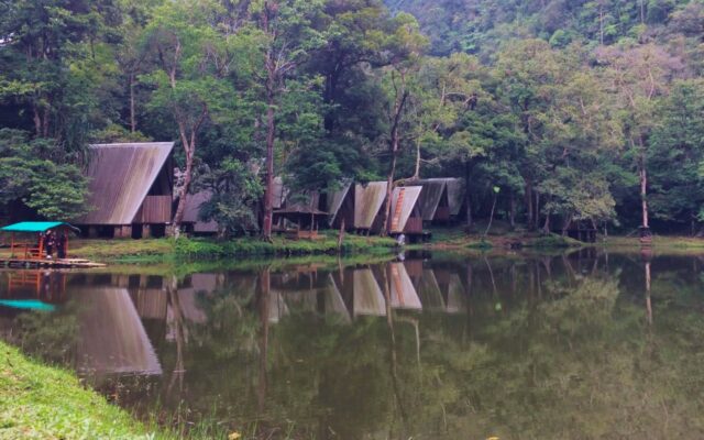 TELAGA WARNA Puncak Tiket Masuk dan Pesona