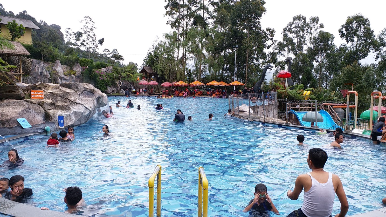 Kolam Renang Hangat di Ciwidey Valley Resort
