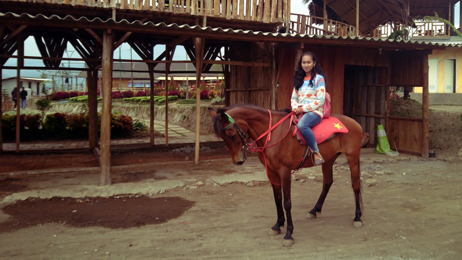 menunggang kuda di desa wisata pujon kidul
