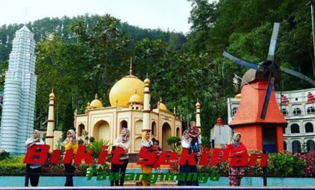 Miniatur dunia di Bukit Sekipan Tawangmangu