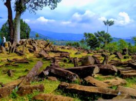 bebatuan megalitik di Situs Gunung Padang