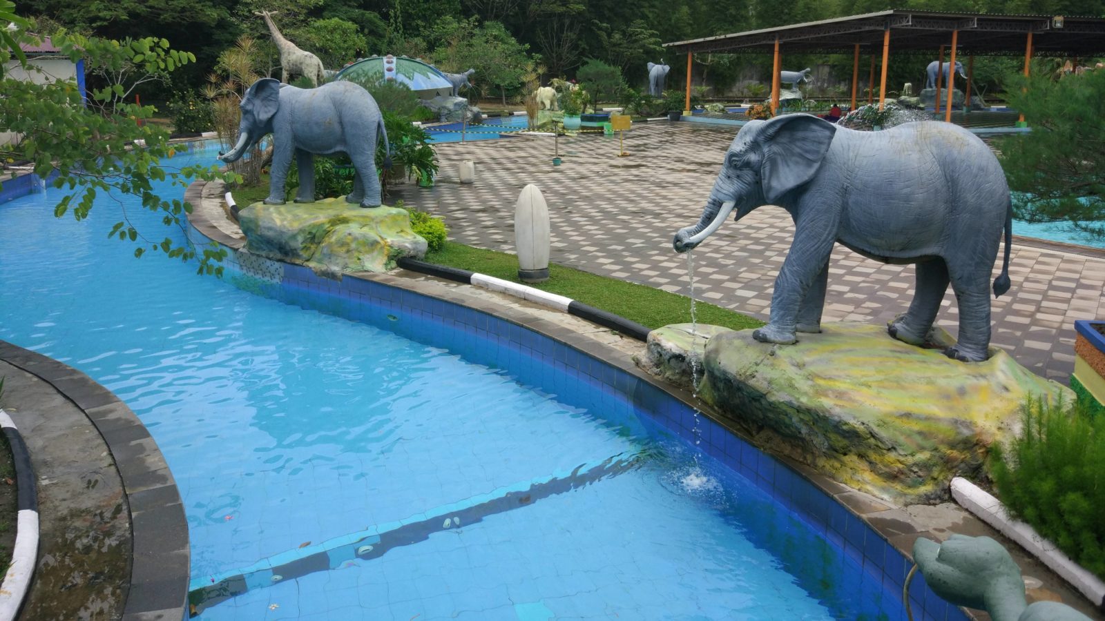 Susuri Labersa Waterpark Pekanbaru di Lazy River Pool