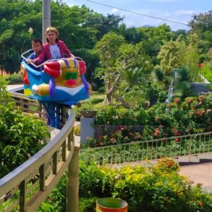 wahana permainan roller coaster taman prawatasari cianjur