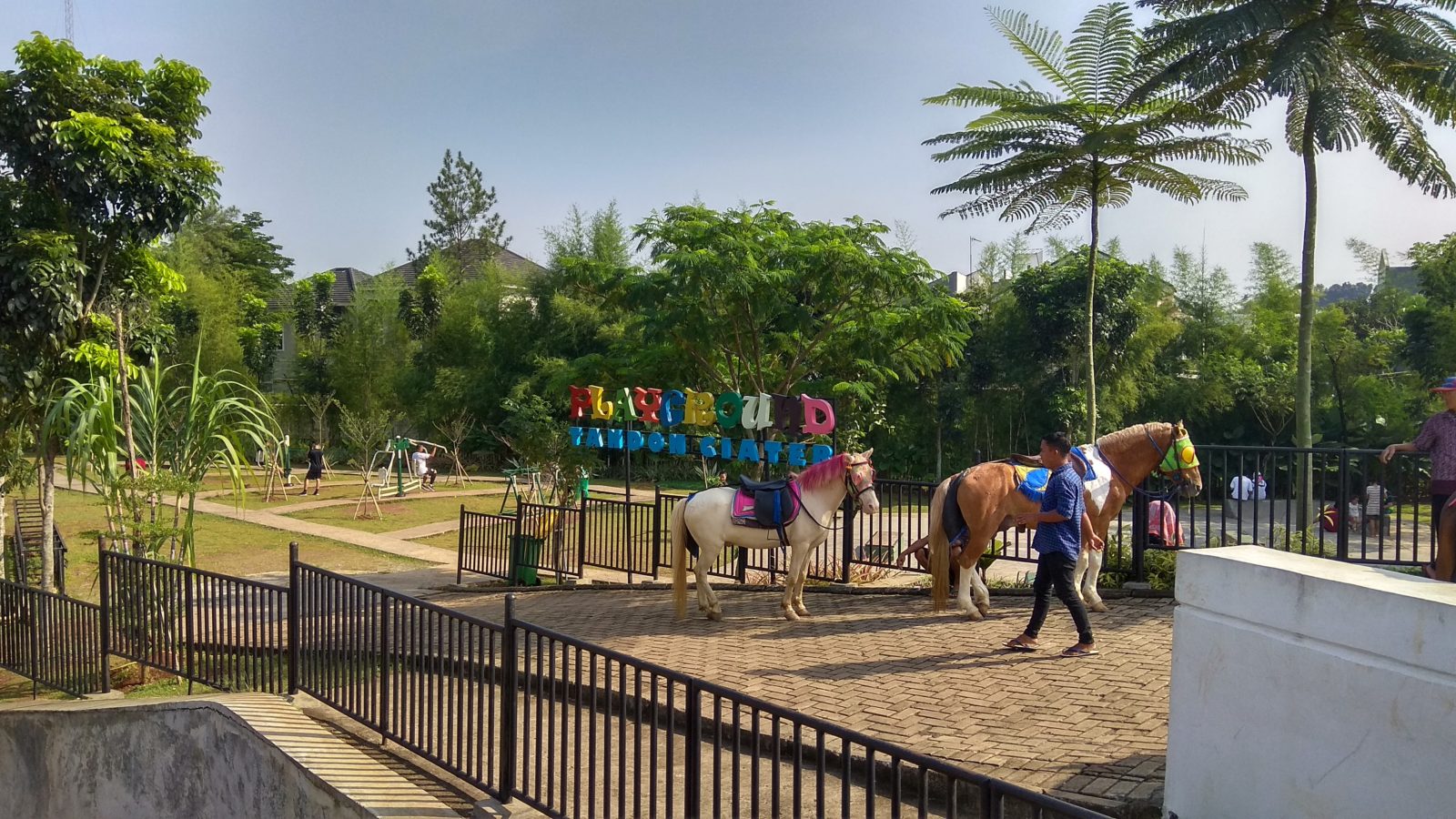 playground dan penyewaan kuda di Tandon Ciater