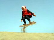 aktivitas sandboarding di gumuk pasir parangkusumo