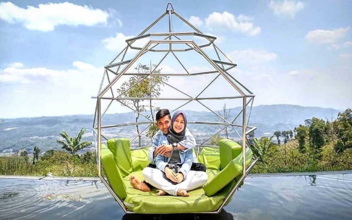 tempat duduk unik Ayanaz Gedongsongo semarang jawa tengah
