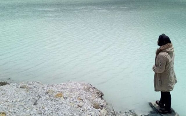 Air Kawah yang berwarna putih karena kandungan belerang