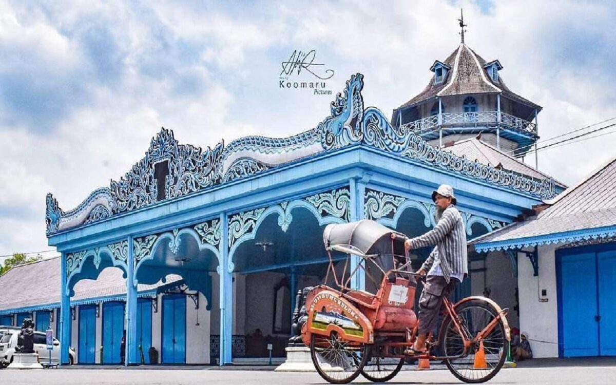 Bagian depan Keraton Surakarta Hadiningrat Solo Jawa Tengah