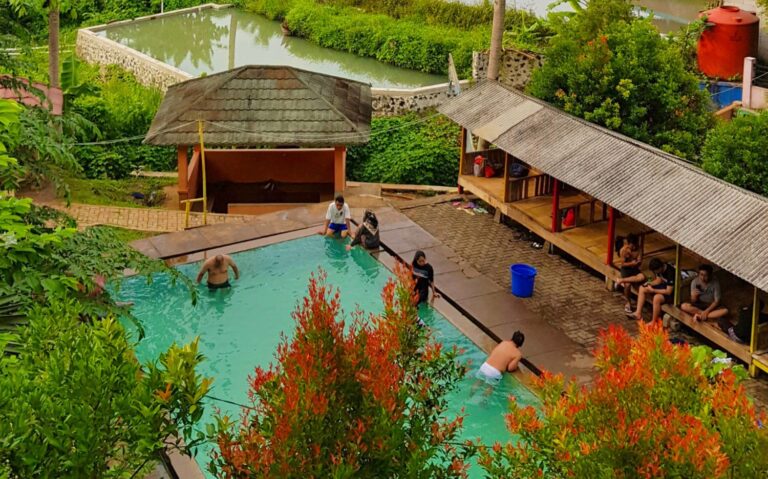 berbagai jenis kolam pemandian air panas