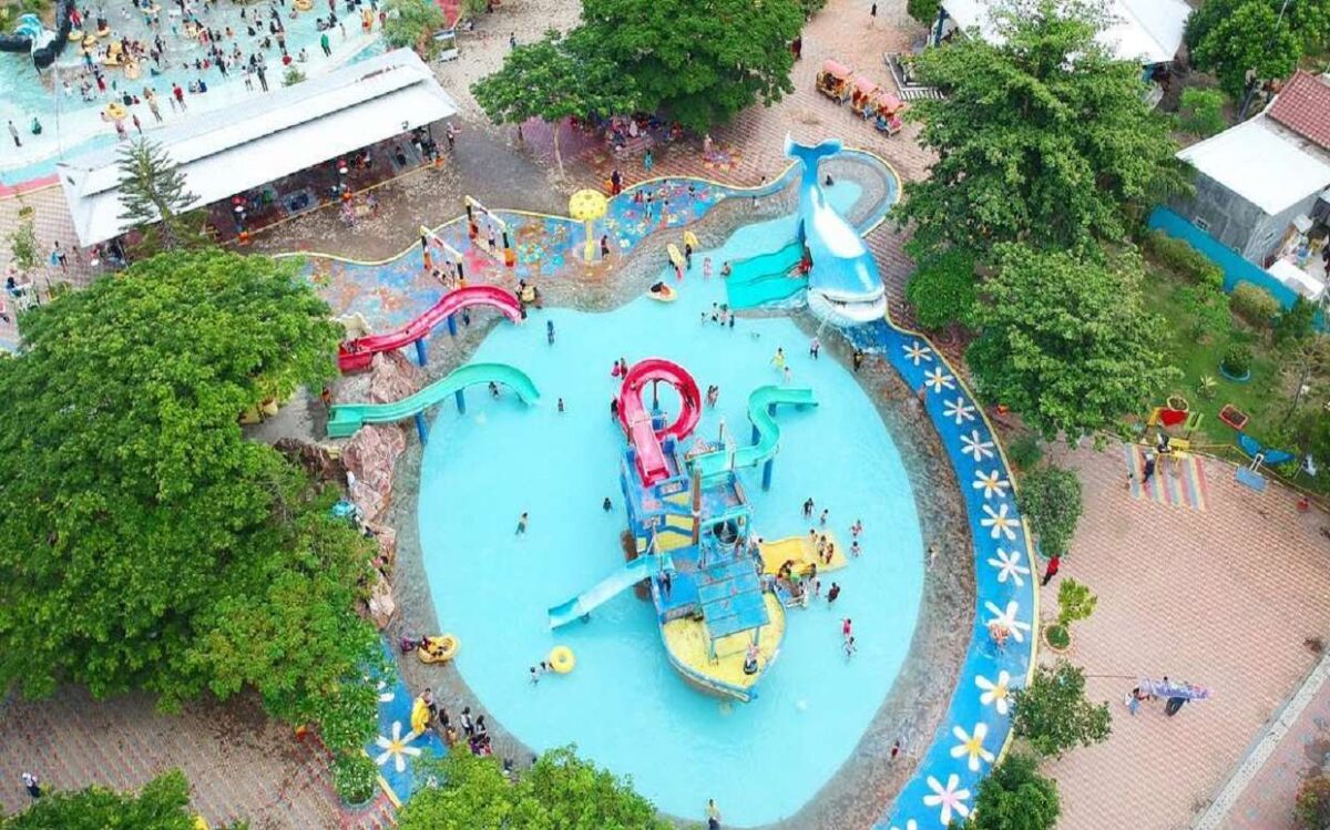 Gerbang Mas Bahari Waterpark Tegal