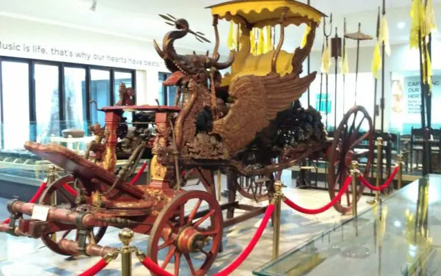 Kereta Kencana Singa Barong koleksi museum keraton kasepuhan cirebon