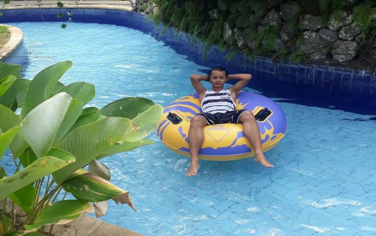 Kolam Arus di Nirmala Waterpark Ungasan Bali