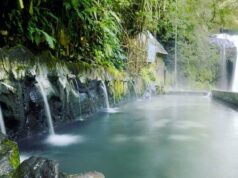 Kawasan Wisata Guci dengan Pemandian air panas guci Tegal