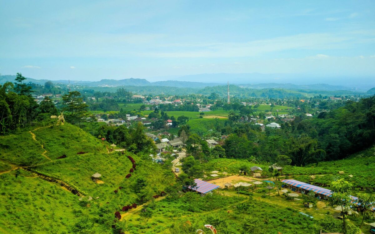Panorama Keindahan Alam Lembah Sumilir