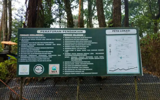 Plang Peraturan dan lokasi pendakian lawu cemoro kandang