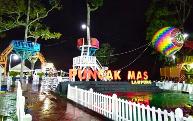 Spot Foto Puncak Mas Lampung Malam Hari