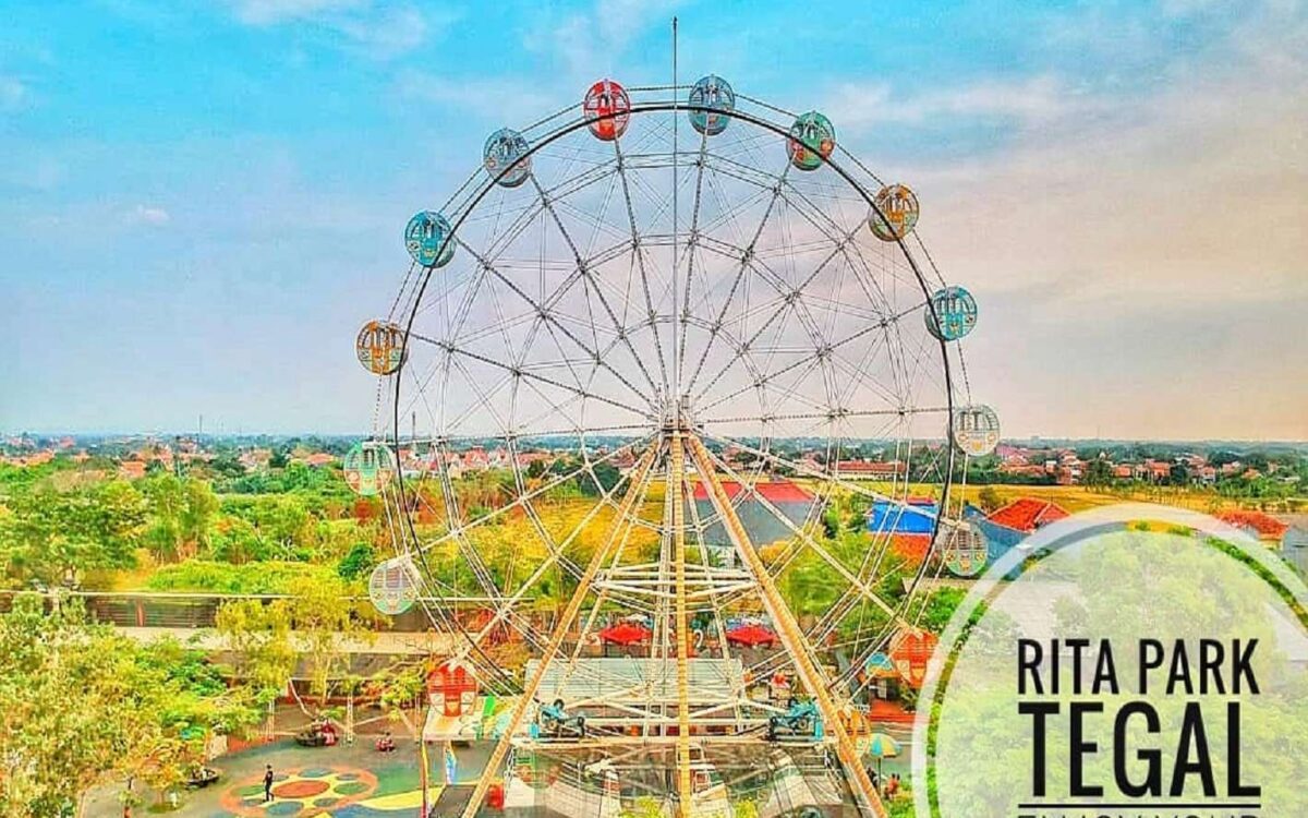 Wahana Kincir setinggi 35 meter di Rita Park Tegal Jawa Tengah
