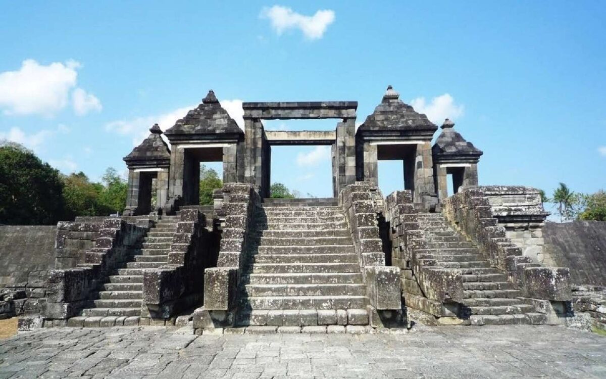 Gerbang masuk ke kawasan ratu boko