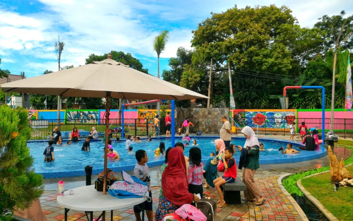 Kolam Renang Taman Pemuda Pratama Depok