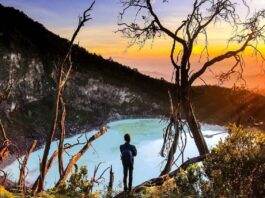 Menikmati matahari terbit dari spot Sunan Ibu Kawah Putih Bandung